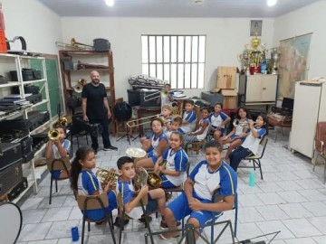 Projeto entre a Secretaria de Cultura, Banda Marcial e Projeto Guri atende mais de 380 crianas com ensino de msica