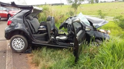Motorista do VW Gol morreu vtima do acidente em Rancharia (Foto: James Ribeiro/Guarda Municipal)