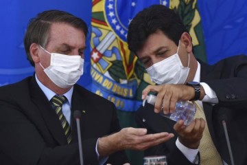 URGENTE: Bolsonaro decide demitir Mandetta ainda hoje