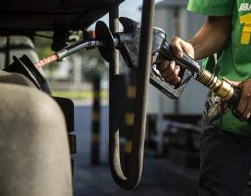 Petrobras reduz preo do diesel para distribuidoras