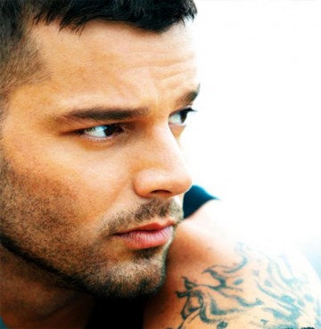 Ricky Martin assina contrato para criar e protagonizar srie de TV
